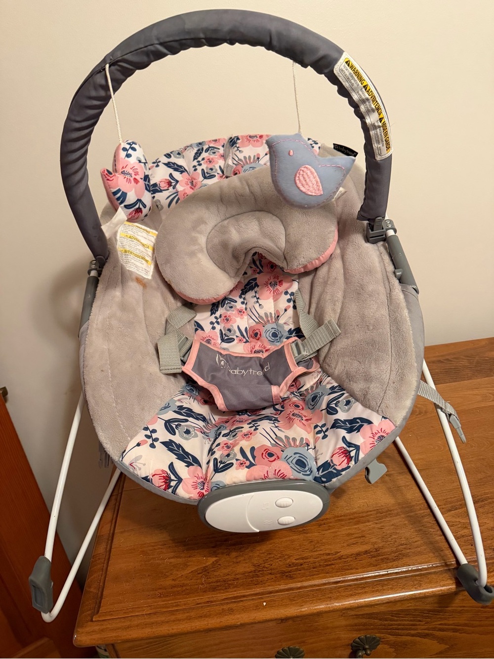 Floral Infant Bouncer in Pink & Gray